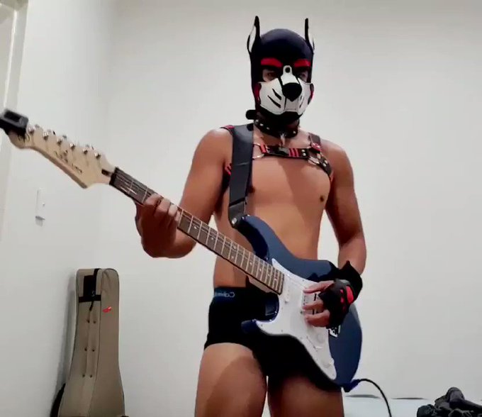 Pup jammin, blink style??? #bdsm #kink #puppyplay #petplay #pupplay #fetish https://t.co/TNaXjwPdZK