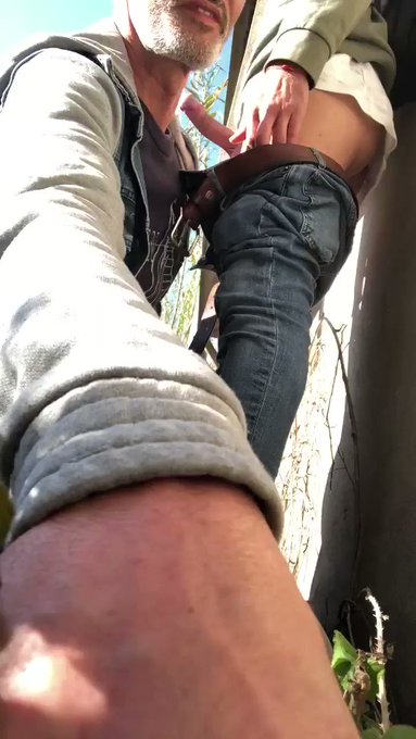 Uf qué bombón ? https://t.co/DpMZEzPoyk