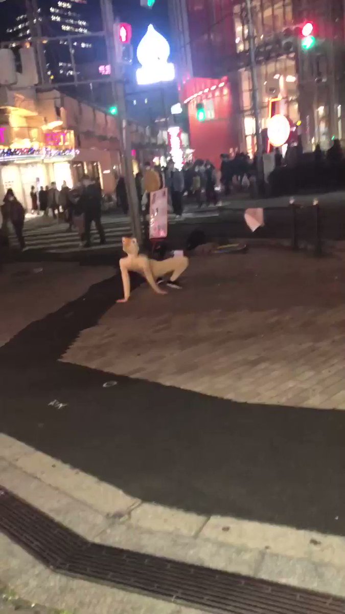 梅田にやばい人おるwwww 話題の画像がわかるサイト 梅田にやばい人おるwwww 話題の画像がわかるサイト