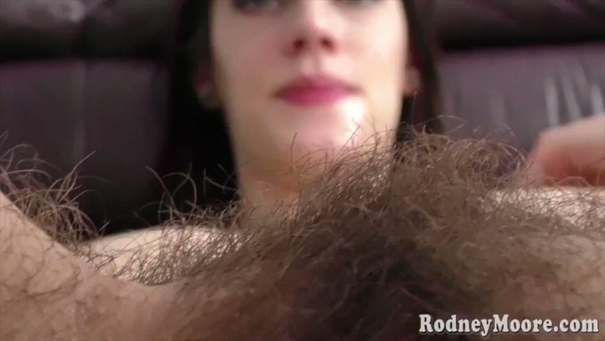 Amazing #AliceHodges shows off her gorgeous
#HairyPussy, sucks and fucks #RodneyMoore,
#LicksHisASS and
licks