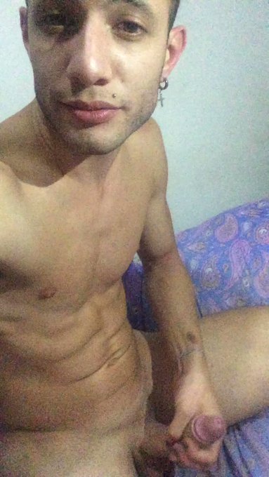 Hola Bombones Gracias x agregarme??
RETWEETENME así subo mas contenido????????

Vidueos XXX , vodeollamadas