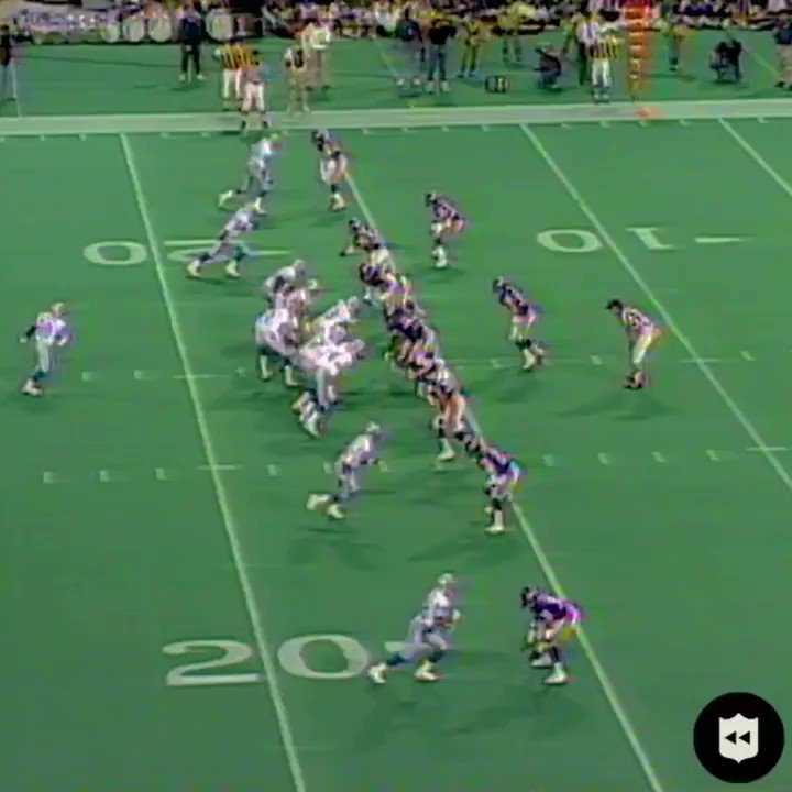Happy birthday Barry Sanders i tore both my acls just watching this wizardry 