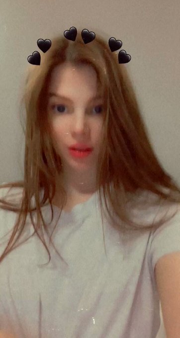 Come to @chaturbate I’m back hehe https://t.co/BeFMUFwZeR