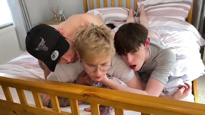 Three boys doing boy things! ?

@gaytwink0001 
@Tobbyass1 ? https://t.co/F2w7RaxXnt