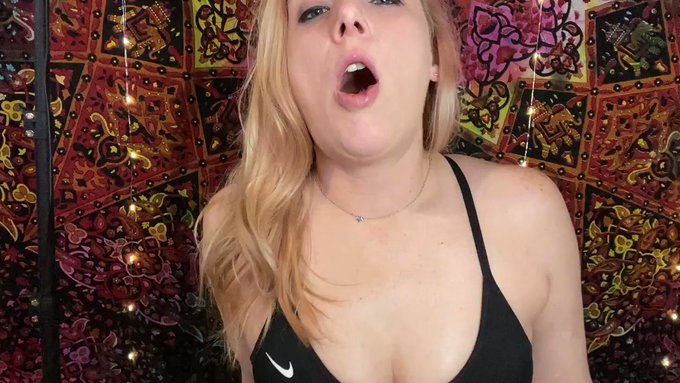 420 special. 
My onlyfans is 55% off and only $3 until April 20. 
link below ⬇️⬇️⬇️ https://t.co/aoE