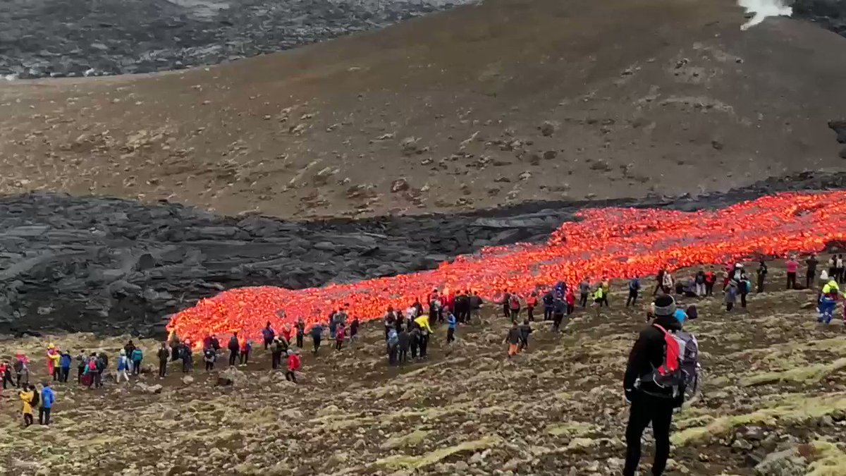 アイスランド 流れる溶岩を見物できるし自宅でオーロラ見られるし氷河にも行けるしすごい Togetter アイスランド 流れる溶岩を見物できるし自宅でオーロラ見られるし氷河にも行けるしすごい Togetter