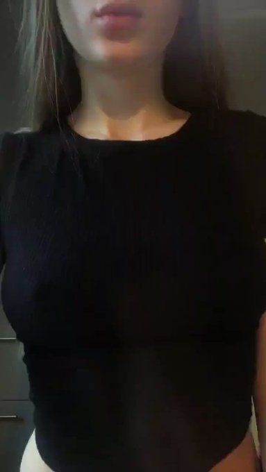 rt if you'd like to fondle my boobs https://t.co/3lMKNKmEFg