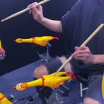 あの グワッ と鳴くびっくりチキンをドラムにして うっせぇわ を叩いたら真の うっせぇわ になった プロの犯行 絵面が拷問 Togetter あの グワッ と鳴くびっくりチキンをドラムにして うっせぇわ を叩いたら真の うっせぇわ になった プロの犯行 絵面が拷問 Togetter