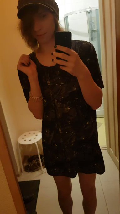 ? It's me UwU
#femboy #gay #twink #nsfw #butt #ladyboy #cuteboy #lewd #trans #sissy #trap #stockings