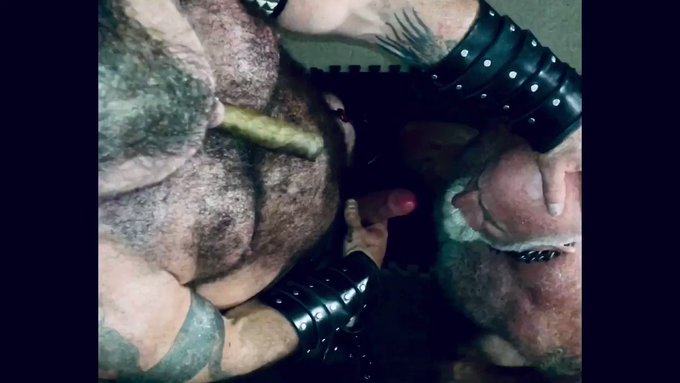 Hairy leather cigar daddy fucks dilf bareback. More @ https://t.co/jV2bQ5Pxqb #dilf #hairyhomo #of #daddy