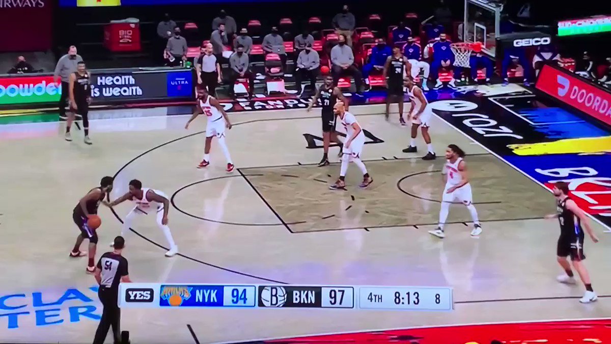 KYRIE 🔥🔥🔥 https://t.co/2j9d5yGENu