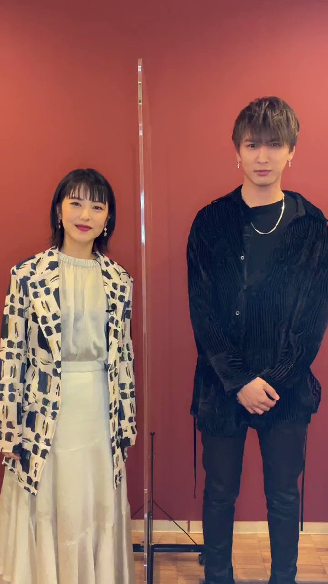 ジャケット・アウターを着た浜辺美波さんのコーデ 私服/衣装