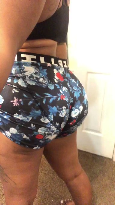 Put you face in my ass while I dance https://t.co/HwHSGfo4LH<a href="/tag/nohands"class="tags"><span>#nohands</span></a><a href="/tag/bigbooty"class="tags"><span>#bigbooty</span></a><a href="/tag/assclappin"class="tags"><span>#assclappin</span></a>