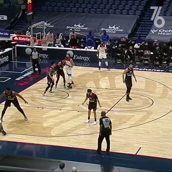 RT @sixers: .@JoelEmbiid with the swat
@tobias31 with the finish https://t.co/hyuA3xOx7Y