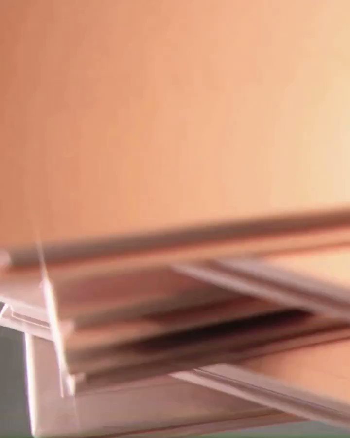 Achieve this subtle, sculpted look by swiping on the lighter shade of the Eye Contour Duo all over the lid for an even base coat, then add depth and dimension in the crease with the deeper shade. Shop the look on Thursday 4.15 at 12PM PT. https://t.co/quEuNd6NkA