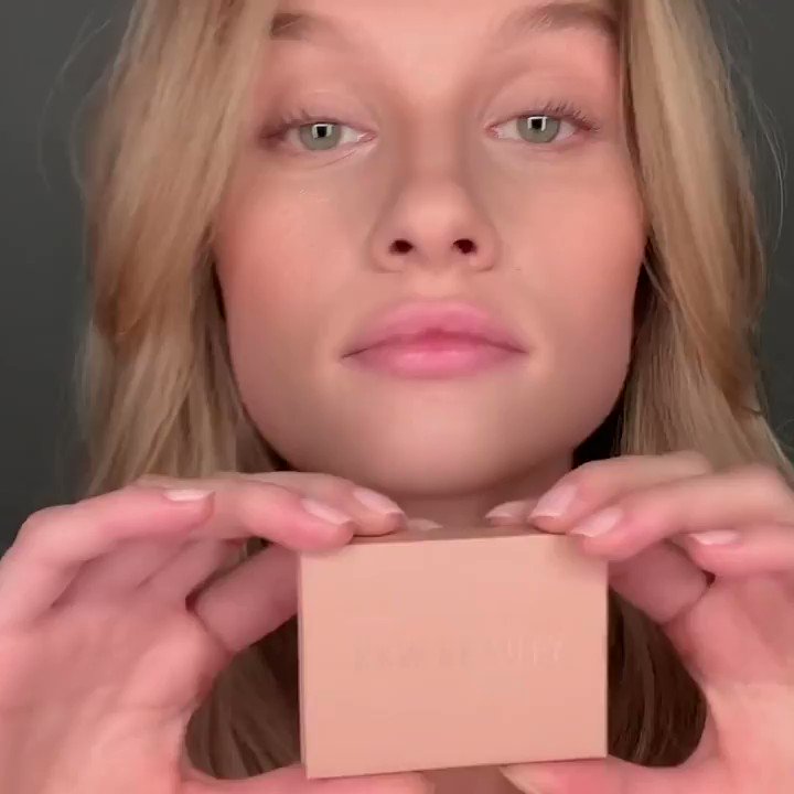 Hazel applies the new Eye Contour Duo shade Light with the Dual-Ended Eye Contour Brush, and finishes the natural look with Glossy Lip Balm. Shop her look tomorrow, 4.15 at 12PM PT. https://t.co/qHsw10YtXQ