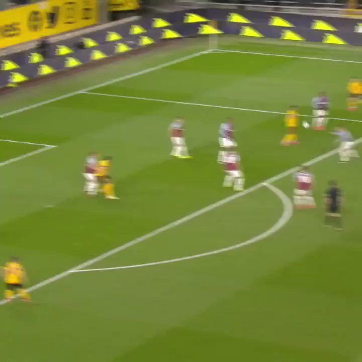 Jesse Lingard won Premier League Player of the Month for April.
He also won Goal of the Month, for this 😍
(via @WestHam)
https://t.co/uRZI24JuET