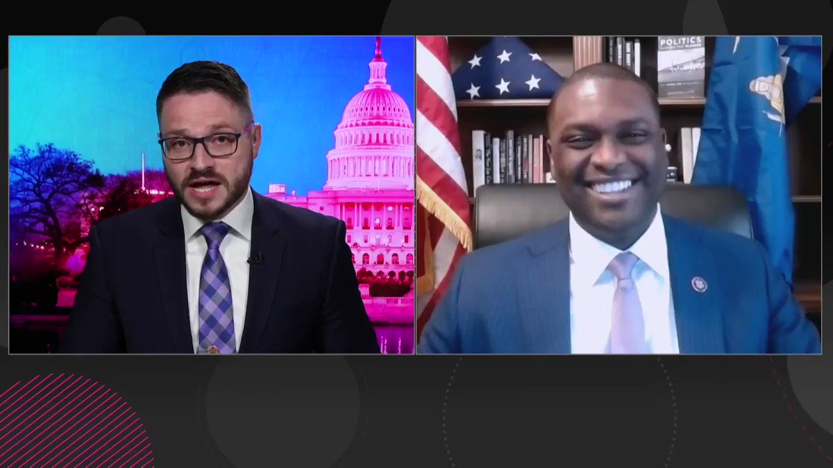 BREAKING -- “There’s no question that Justice Breyer, for whom I have great respect, should retire at the end of this term. My goodness: have we not learned our lesson?”
Dem @RepMondaire Jones, who just introduced a court expansion bill, tells me/@cheddar BREYER should retire https://t.co/F1XjeMrfKu
