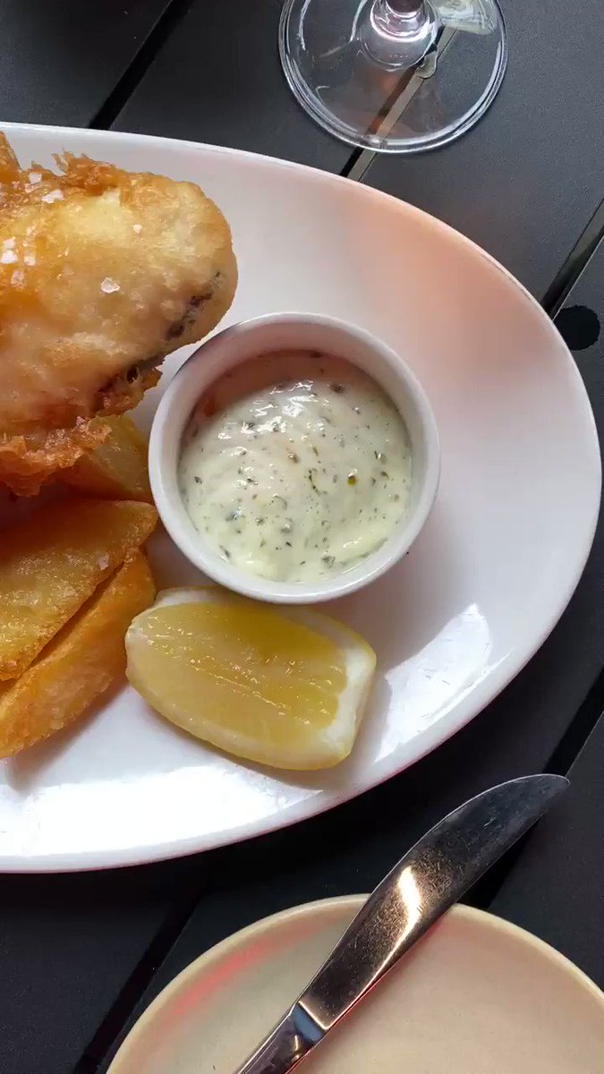 Tweet from Gordon Ramsay (@GordonRamsay) Gordon Ramsay (@GordonRamsay) Tweeted:
One of my all time favourites .... you just can’t beat fish and chips !! @GordonRamsayGRR https://t.co/D8Y03aINBM https://t.co/683iR6oqwh