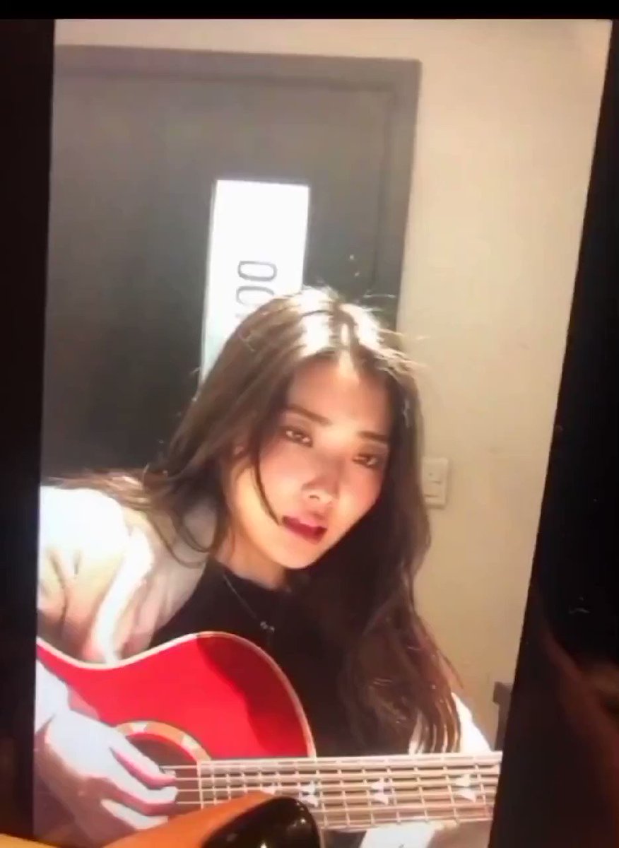 RT @chaegoloops: chaein singing 