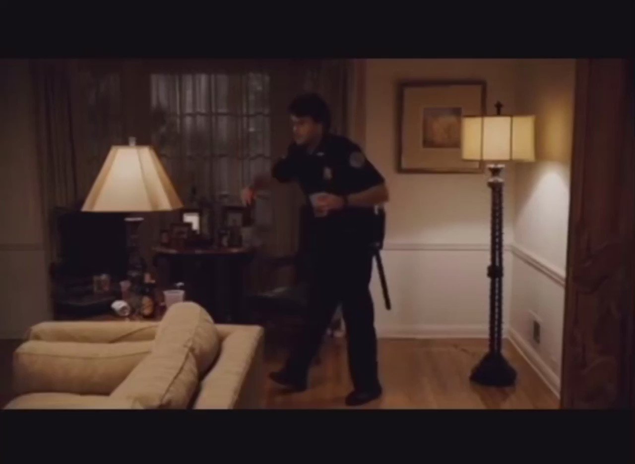 officer slater dancing to... (dancingslater) / Twitter