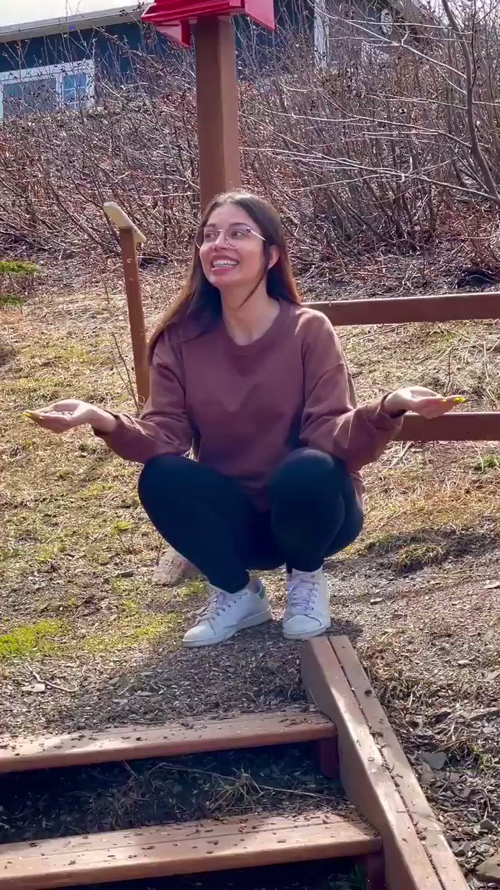 MYLA DEL REY 🌲 on Twitter "just me trying to handfeed the birds 🦅🥰