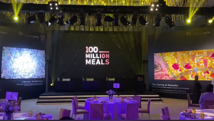 الاستعداد لبدء مزاد حملة 100 مليون وجبة في دبي تصوير سالم خميس البيان القارئ دائما