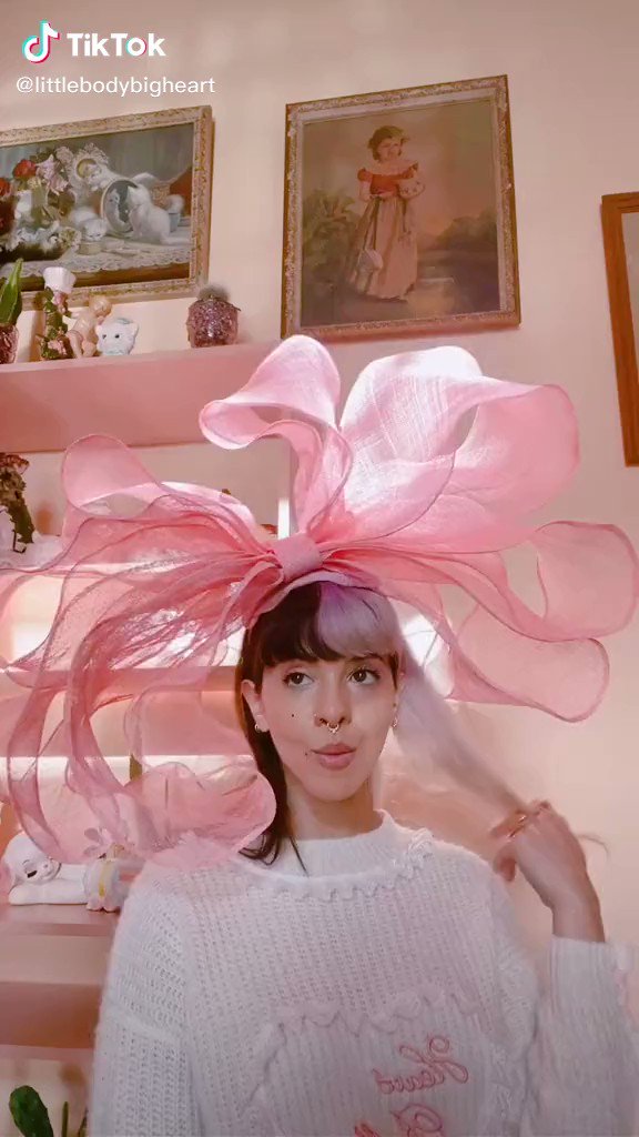  hoje é aniversário da rainha HAPPY BIRTHDAY MELANIE MARTINEZ 