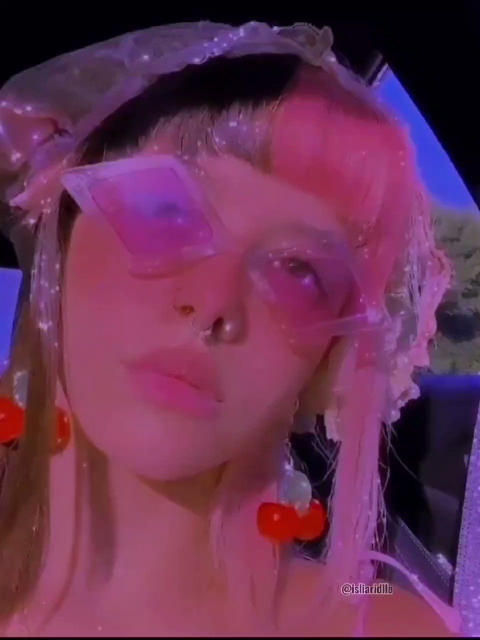 Happy birthday lady,melanie martinez being my fav girl: 