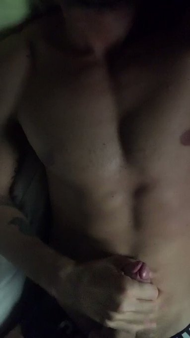 I’ve been sexting in #mycalvins with this cute twink all night. At one point he started rubbing his smooth