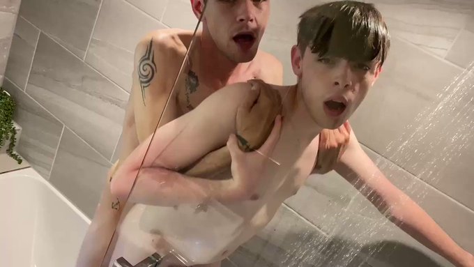 Most people wash in the shower! We fuck!!! ? Sliding my wet bareback dick straight up @gaytwink0001’s
