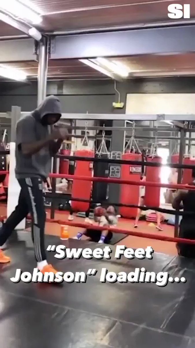 Former NFL legend Chad Johnson aka @ochocinco will reportedly fight in an exhibition bout against a TBD celebrity/athlete on the undercard of Floyd Mayweather vs Logan Paul, June 6th at Hard Rock Stadium in Miami 👀
🥊: https://t.co/Yj4hKLKlJf https://t.co/MChWPuRaLT