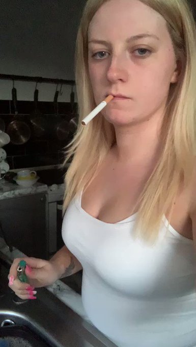Just added a really hot video on #onlyfans go show it some love!! #smokingfetish #hotsmoker #milf #onlyfans_babe