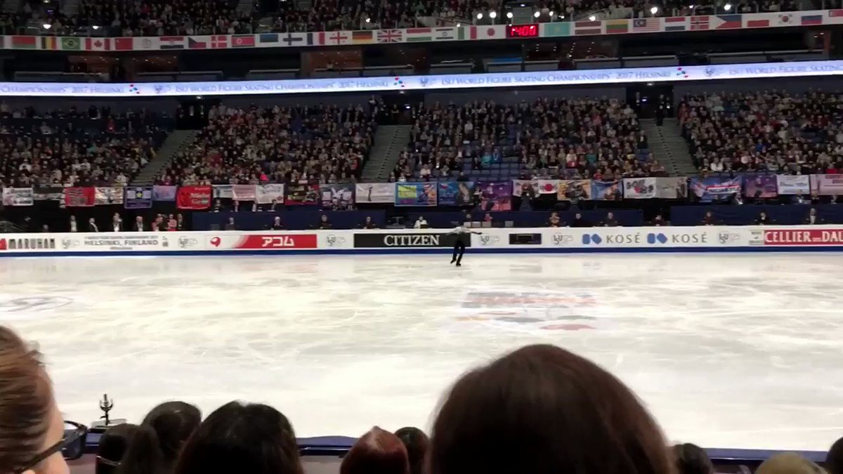 2017 Helsinki WC, a fan recording #YuzuruHanyu FS was interrupted by a security man. 
Let us remember that the ISU fears that they will record the judges' area and let us remember the underscored that had the most perfect program in the history of skating.

1/2 https://t.co/HdE0MqeDhf