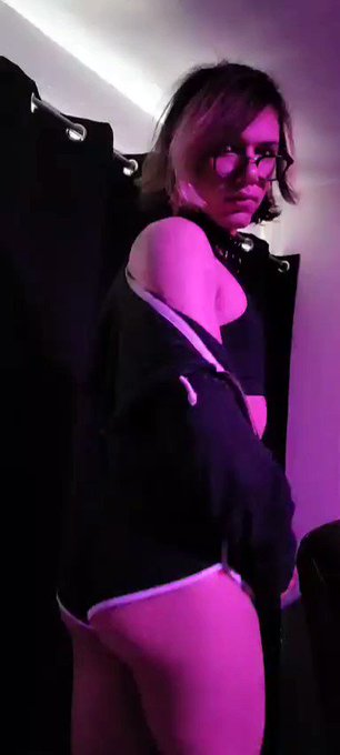 Yup maskless, horny, and doing his best. I am ya boi ash and I'm finally starting to get comfy with myself