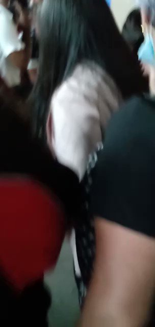 Tiroteio no Jacarezinho deixa passageiros do MetrôRio baleados.
#ODia
Crédito: Reprodução https://t.co/E3HdaRx19V