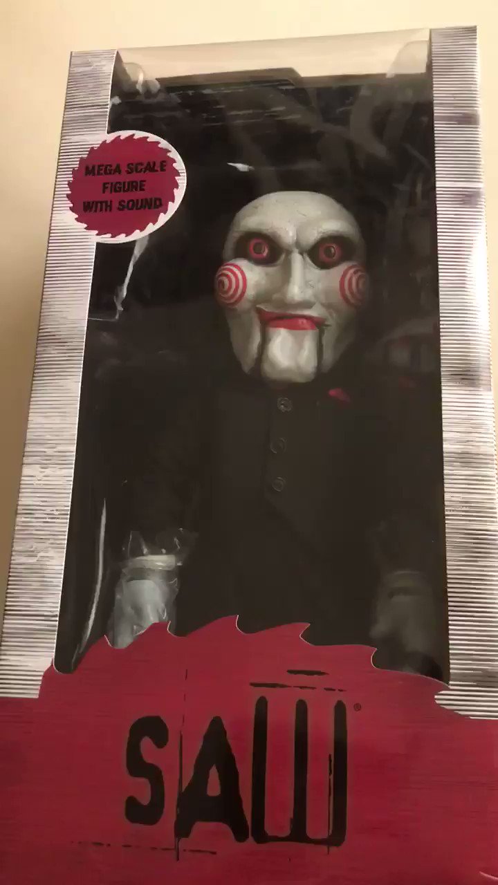 れりぃ I Want To Play A Game 先日購入した Mezco製 Mds Designerseries 映画 Saw のビリー人形くん 後ろのボタンを押すと劇中でも良く出るビリー人形の笑い声が Saw ホラー映画 ビリー人形 ジグソウ Jigsaw Billythepuppet Mezco