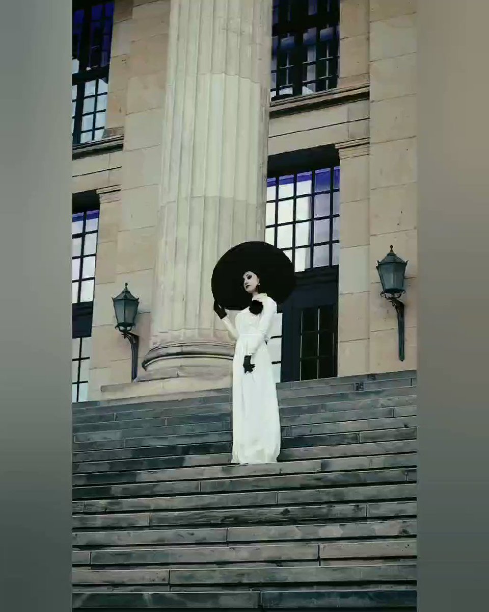Resident Evil Village is almost here! Enjoy few backstage videos in the mean time! Let me know if you want to see some bloopers later! 😈
@CenegaPolska @RE_Games @CapcomEurope #LadyDimitrescu #ResidentEvilVillage https://t.co/5oOinfYzPM