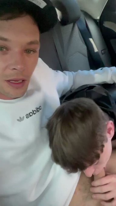 Cruising around in a Uber, casually getting my cock sucked!!! ? This is what I call Uber Eats! ?

@gaytwink0001