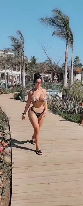 Have a nice weekend everyone... #Beach #Friday #summerbody #weekend https://t.co/VOx31edRNz