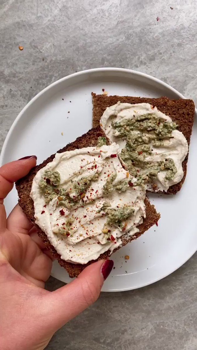 Obsessed with this combo at the moment... homemade #vegan cashew cheese with walnut pesto and chilli flakes on rye bread! Recipe soon โ๏ธ @BionaOrganic #toast #cheese https://t.co/wzvZDG3ZKb