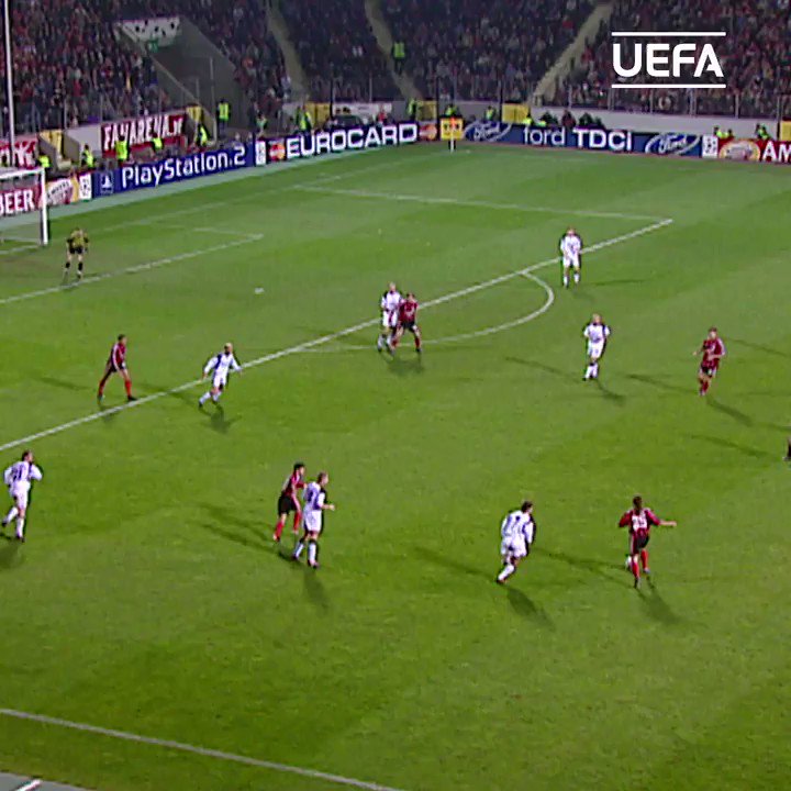 🔙 in 2⃣0⃣0⃣2⃣
⚽️ @l3lucio 🆚 Liverpool ✅
#UCL | @bayer04fussball | @bayer04_es | @bayer04_en https://t.co/KAr8OFmMIM