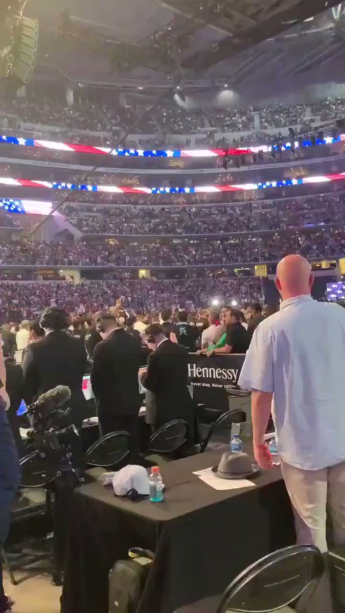 RT @DaFeid: Yesterday in Airlington, Texas.
Boxing Canelo vs. Saunders.
73.126 @ AT&T Stadium https://t.co/hXcAVtEPW7