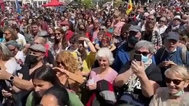 @LE_GENERAL_OF's photo on Macron