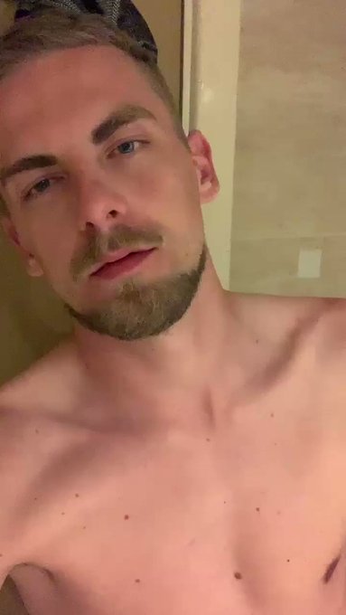 Just a sneaky bathroom wank ?? 

https://t.co/AqmuCl7Gts https://t.co/BXa5uvIZcV