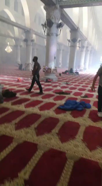 Happening now in Al Aqsa. Tear gas being sprayed choking Palestinians. https://t.co/guzz5zkZRr