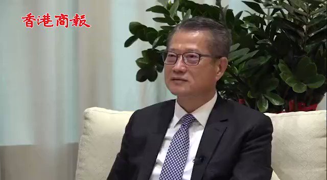 【專訪 | 財政司司長陳茂波:香港全年GDP料升5.5%】財政司司長陳茂波日前接受香港商報專訪時直言,本港首季GDP表現理想,全年經濟增長有望達到預估的5.5%高位,希望明年可以超越2019年時(即疫情暴發前)的水平。惟他強調,香港仍存在結構性財赤風險,暫時無意調整稅基,會先做研究並於合適時機再推出。 https://t.co/AmIEiDtYjb
