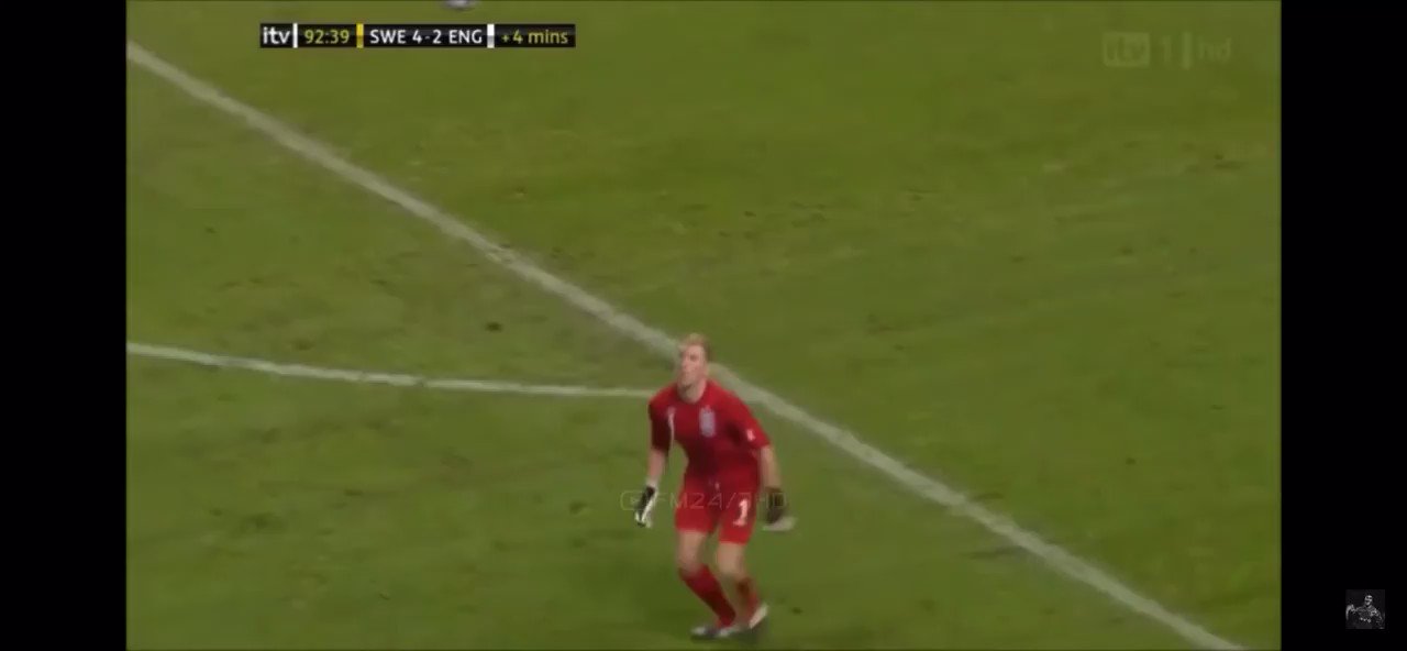 もーもん 今週のブルーロックの士道のオーバーヘッドが12年のスウェーデン対イングランド戦のイブラヒモビッチのオーバーヘッドに似ててテンションあがった 多分オーマジュかな イブラのオーバーヘッド ブルーロック マガジン T Co