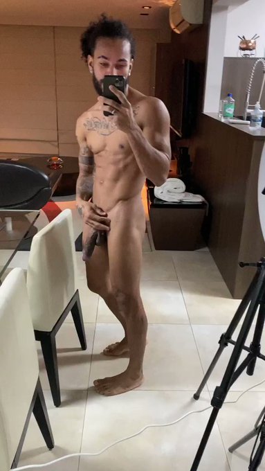 feliz porque acabei de gozar em um cuzinho apertado
happy because i just came in a tight ass
https://t