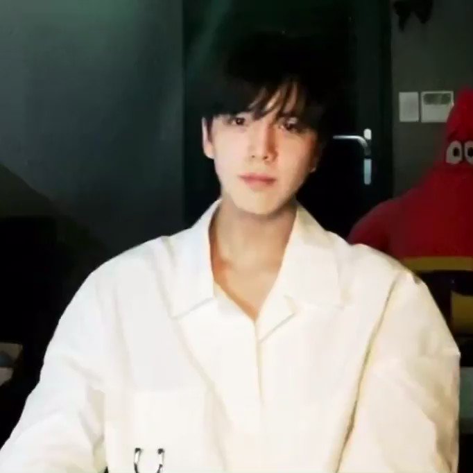 @dearhyunjaes's photo on Younghoon